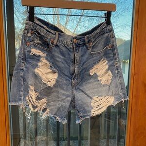 american eagle distressed shorts